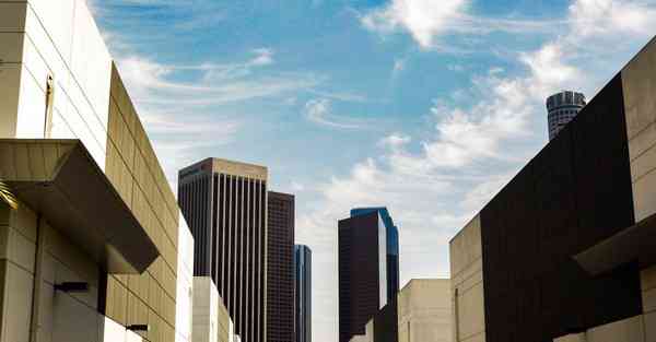 短视频运营和直播运营哪个岗位更好